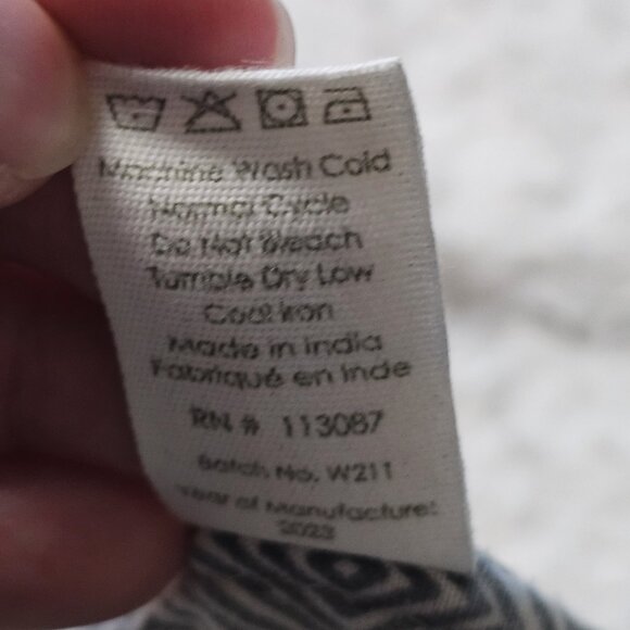 The Woods by Kate Quinn Grey Button Down Batik Shoulder Tie Tiered Tank XXL - Picture 5 of 5